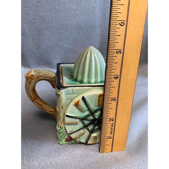 Vintage Cottage-Themed Ceramic Citrus Reamer with Lid & Handle - Picture 10 of 15